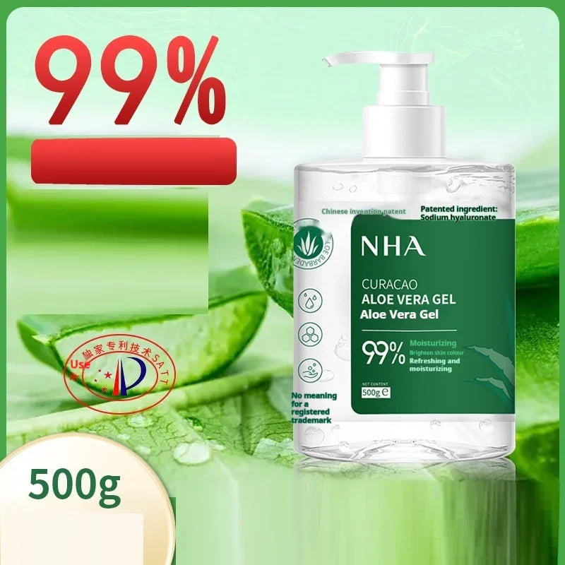Aloe vera gel bottle 500g with dispenser, 99% pure, moisturizing skincare product, green background with aloe plant.