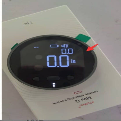 Digital device with a screen displaying measurement values on a white background
